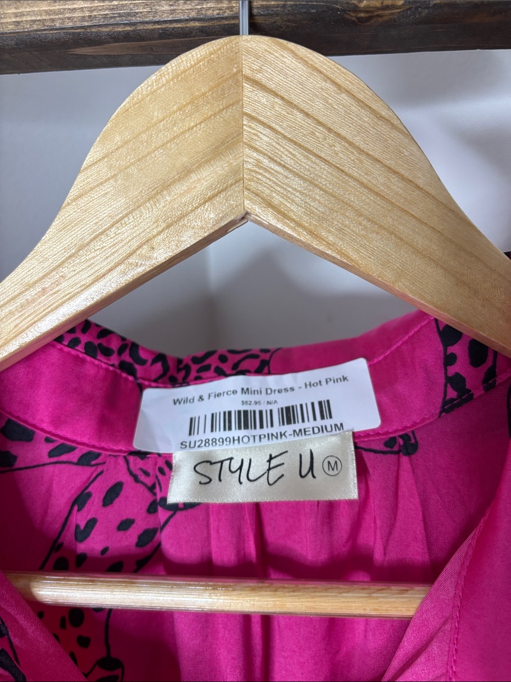 Style U Hot Pink Leopard-Print Button Mini Dress Size M - Picture 3 of 5